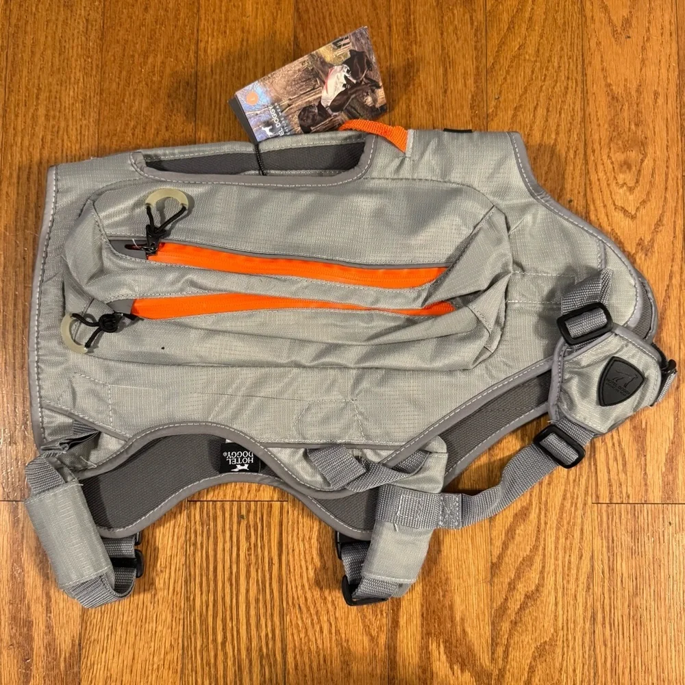 NWT Hotel Doggy Adventure Wear Hiking Backpack Grey Orange Size L - Picture 2 of 6